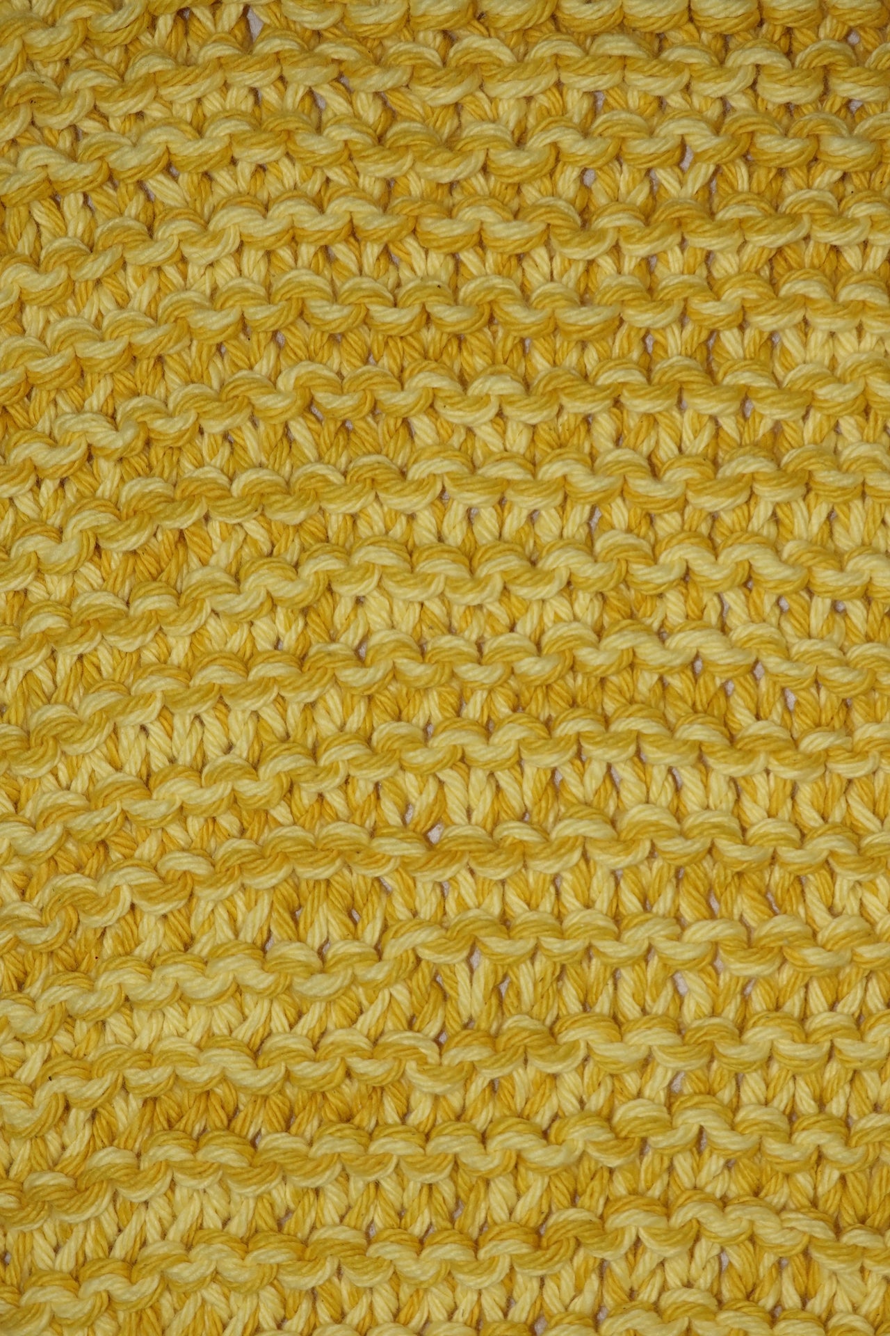 HAND KNIT SCARF (SUNSHINE)