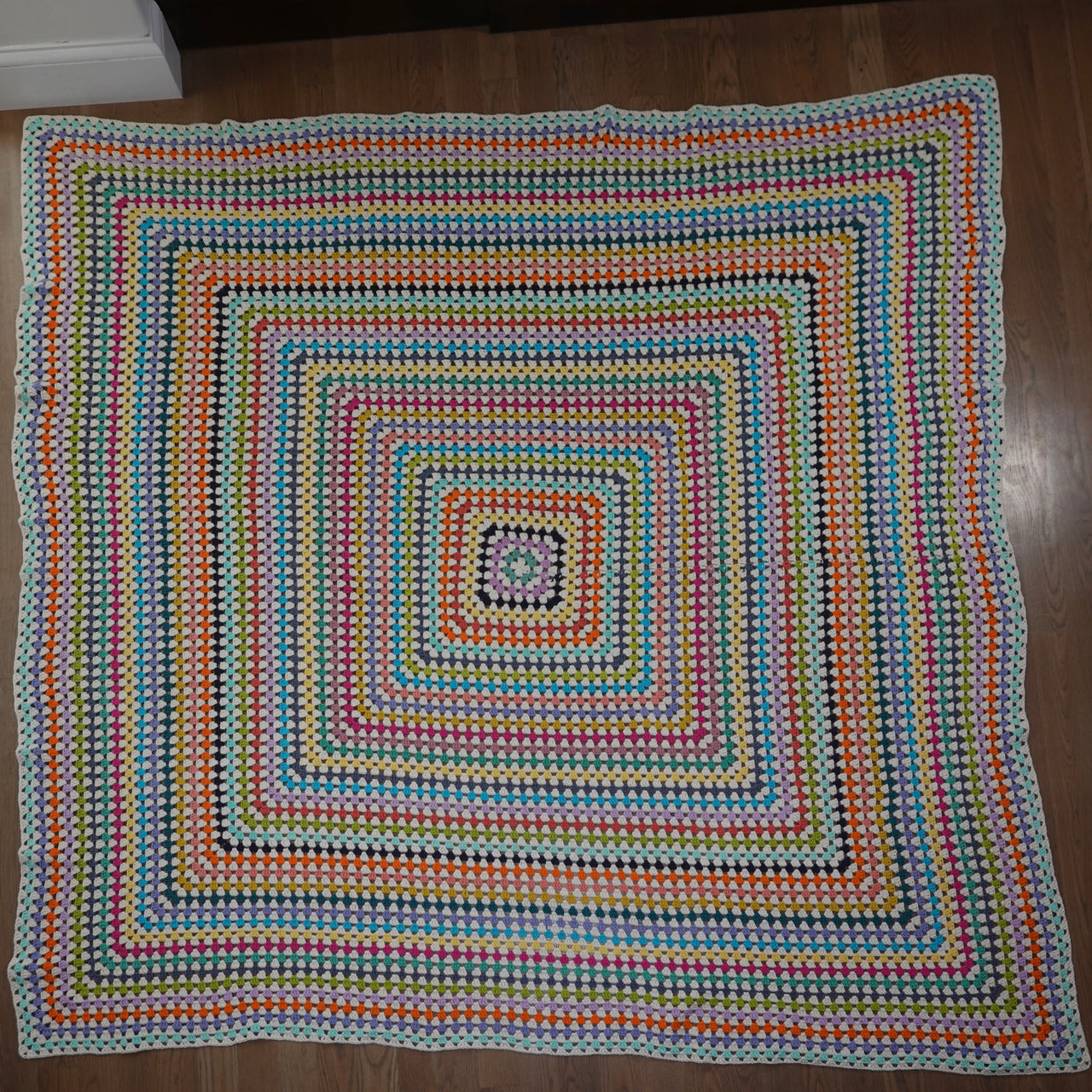 Granny Square Blanket (Pastel & White)