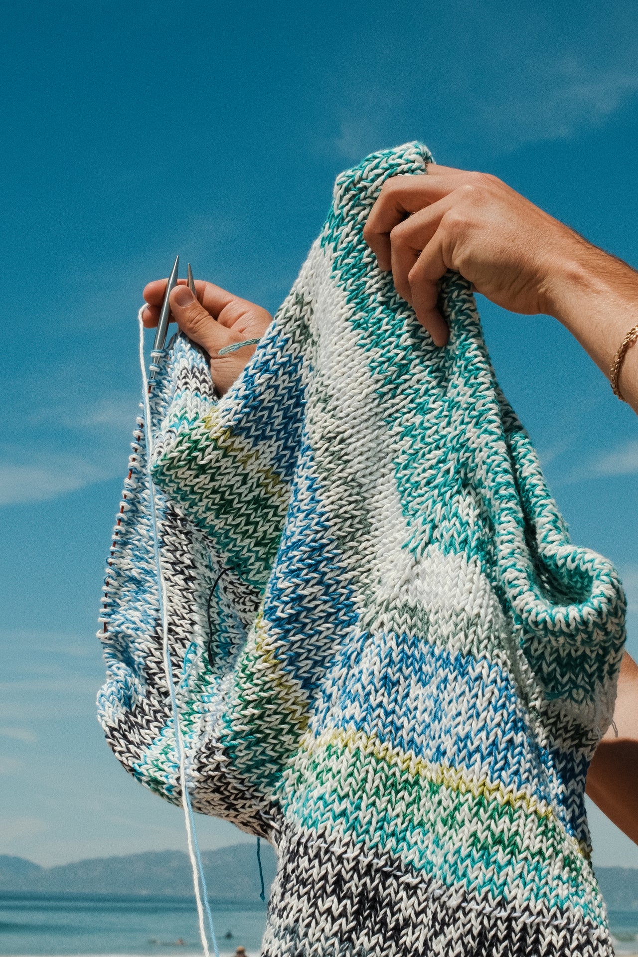 HAND-KNIT SHORTS (M)