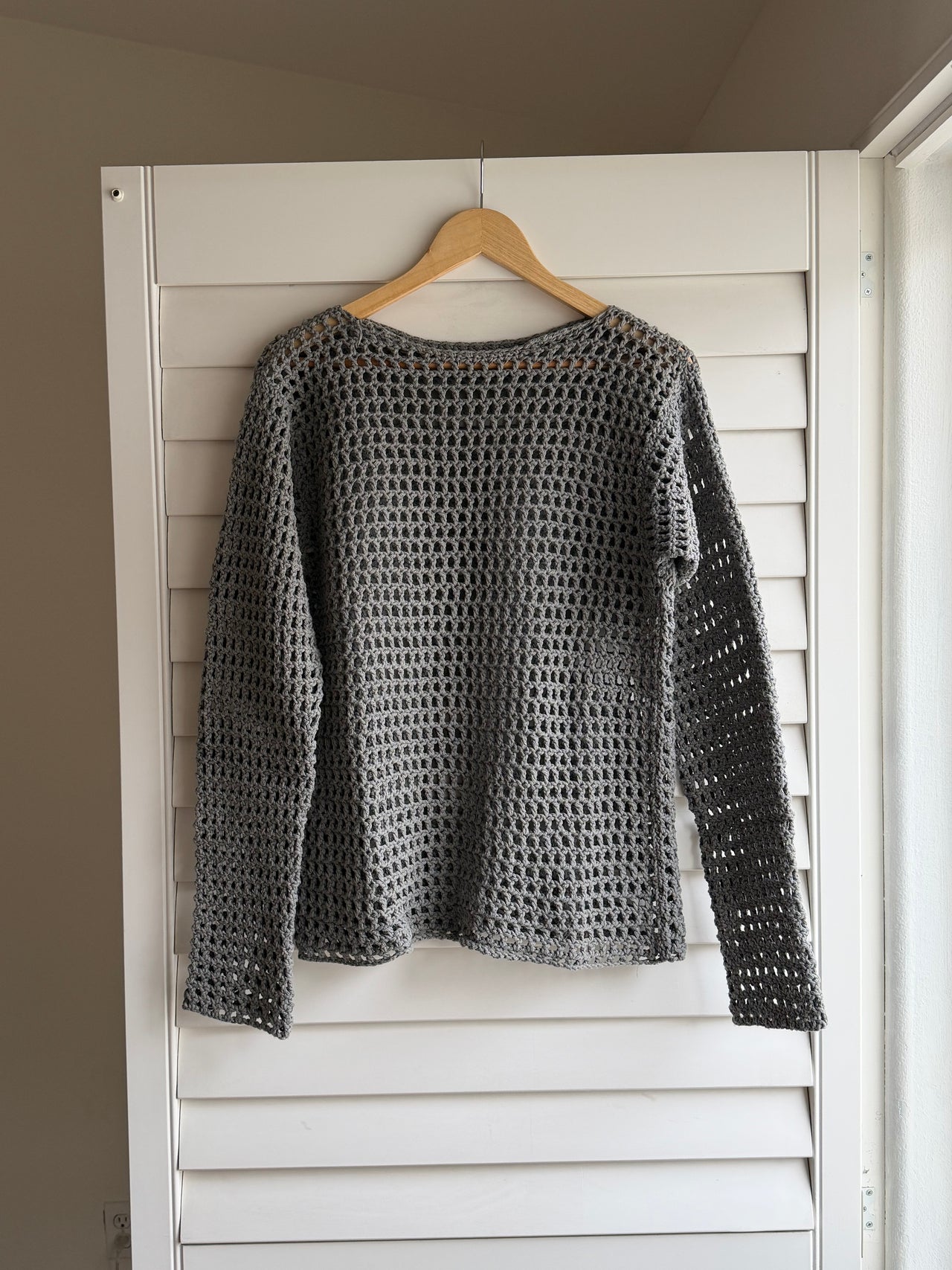 HAND-CROCHET GREY SWEATER